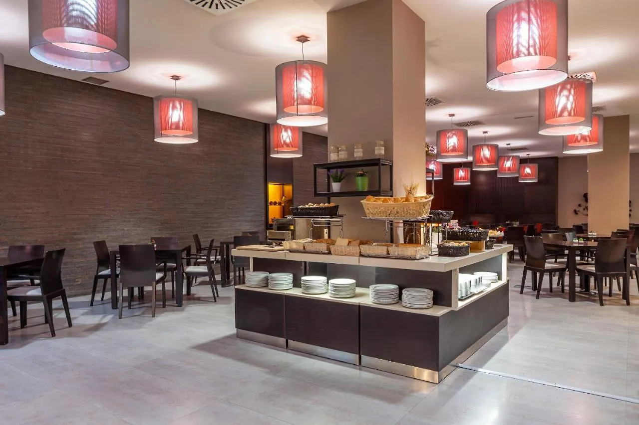 Hotel Macia Real De La Alhambra Гранада
